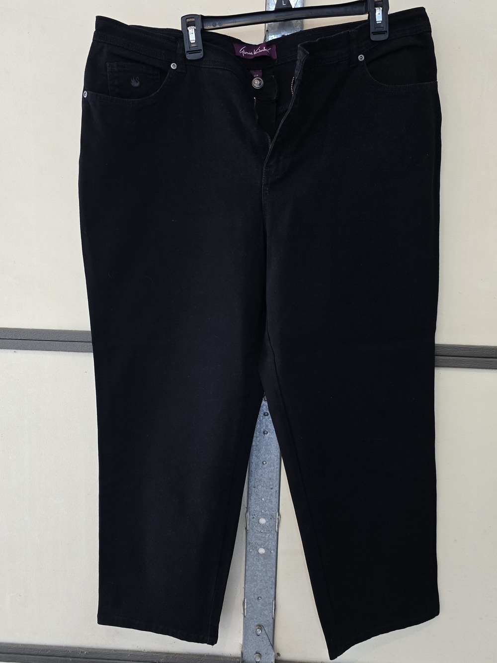 Gloria Vanderbilt Straight Leg Women’s Jeans in Black